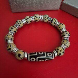 agate dalmation fengshui beaded stretch bracelet